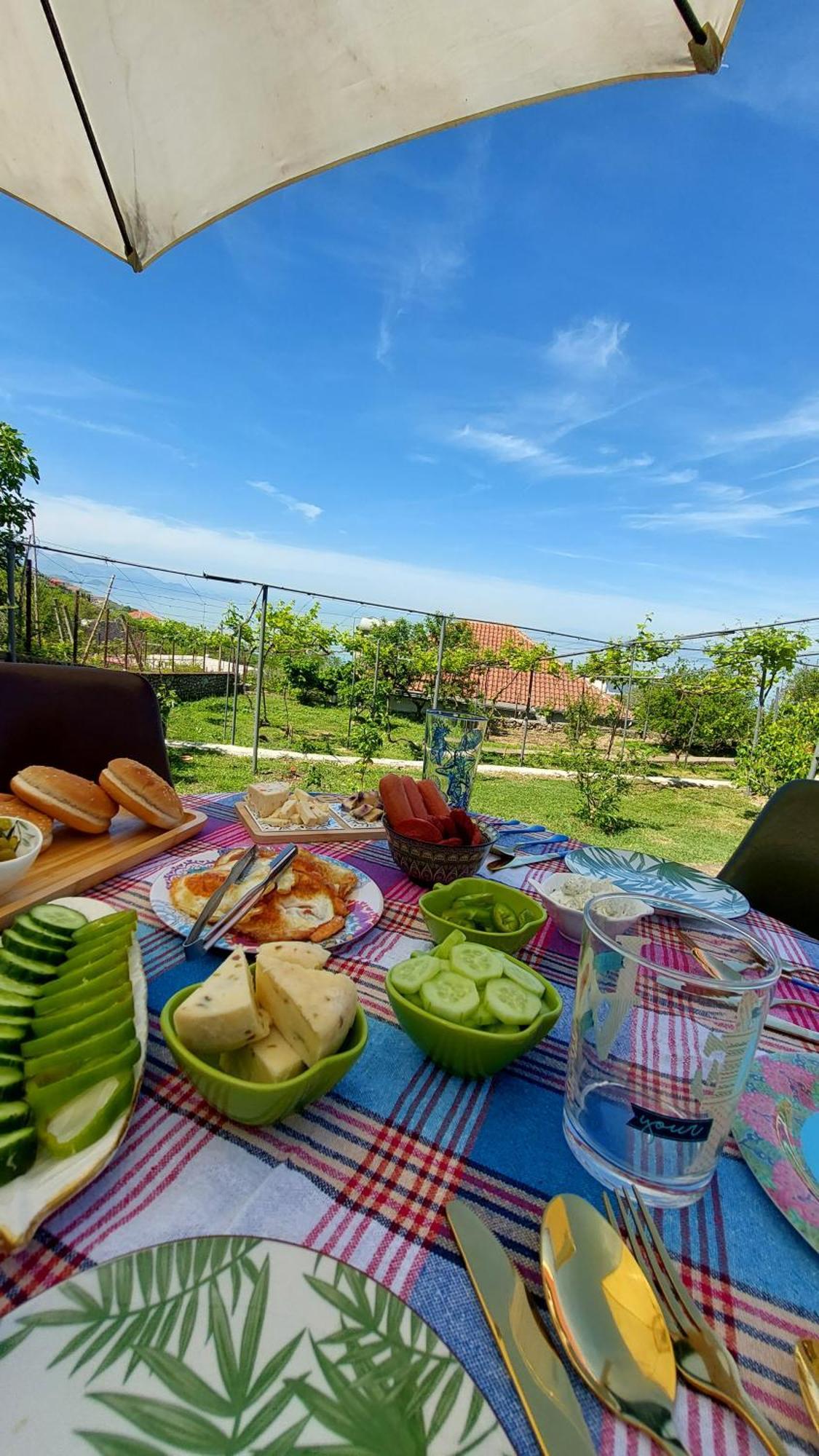 R&R Gesthouse Hotel Shiroka Luaran gambar